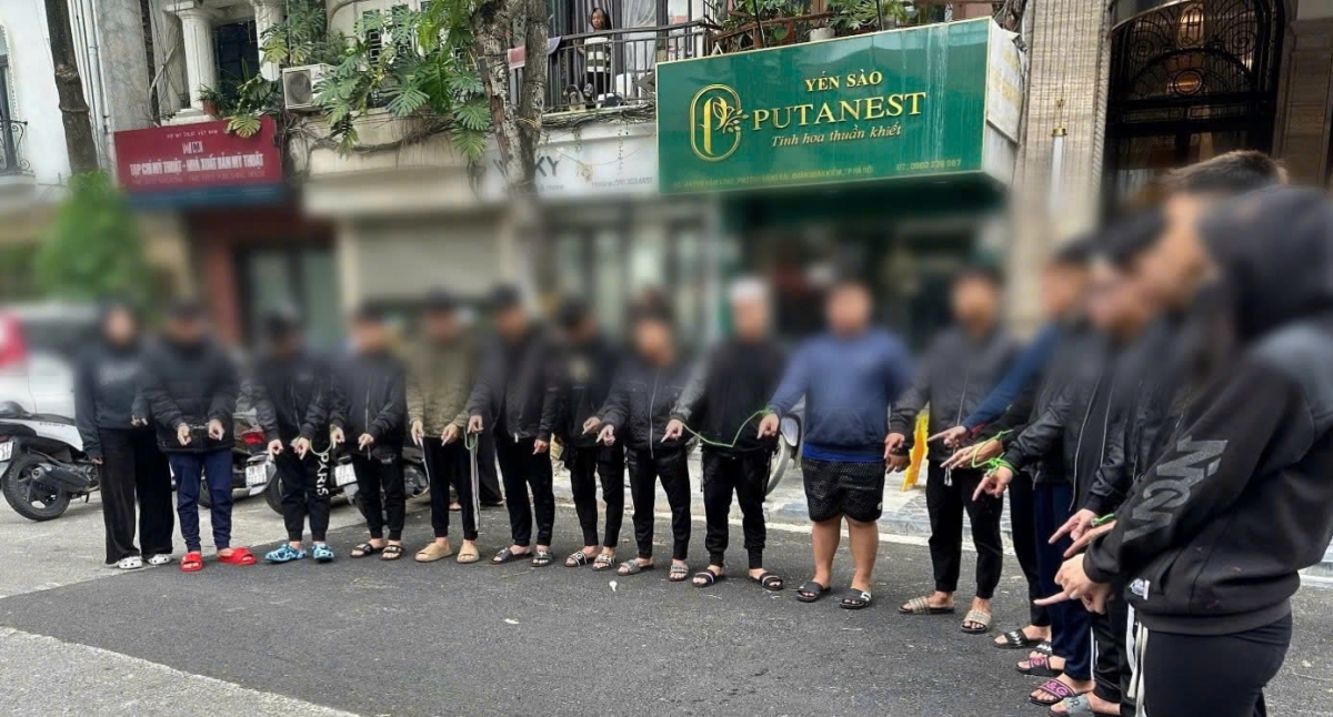 12 đối tượng hỗn chiến trên phố Hàm Long, Hà Nội